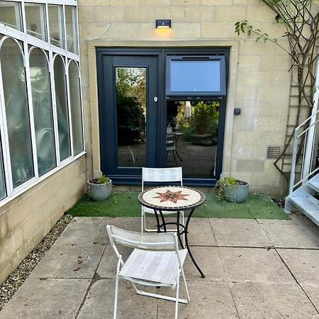 The Retreat, Luxury Studio Apartment In Bath With Parking 외부 사진
