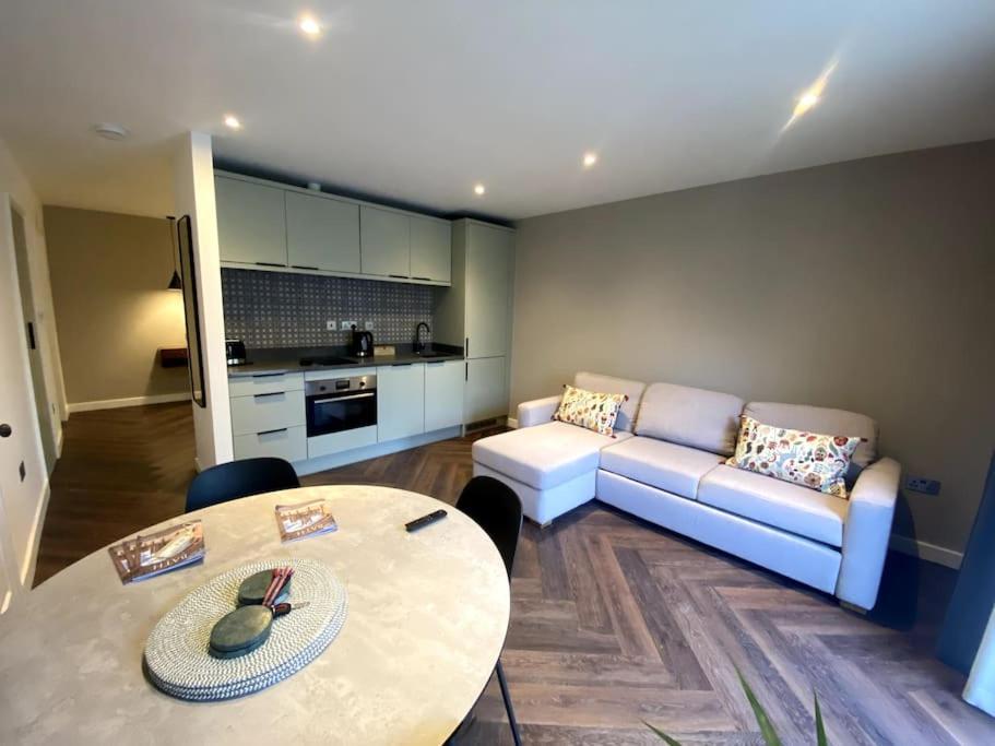 The Retreat, Luxury Studio Apartment In Bath With Parking 외부 사진