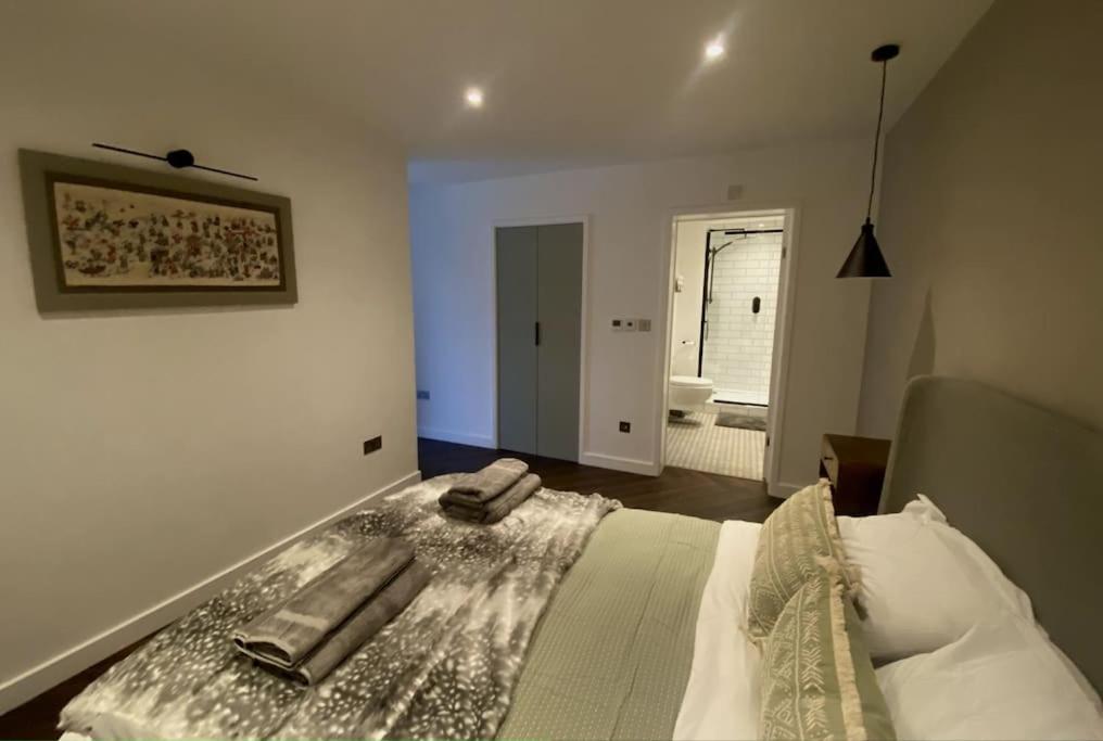 The Retreat, Luxury Studio Apartment In Bath With Parking 외부 사진